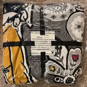 Vera Bradley Disney Mickey Mouse Family Fun Throw Blanket